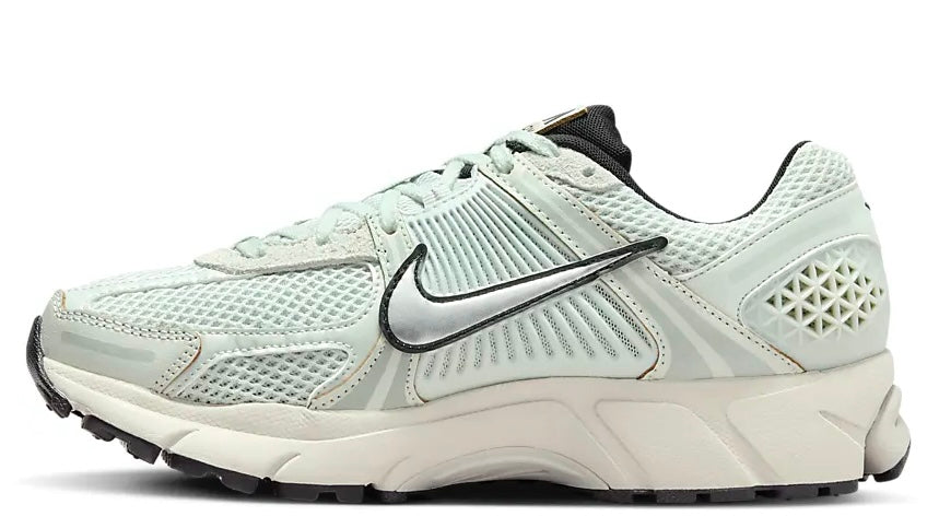Zoom Vomero 5 Light Silver Chrome (Women's)