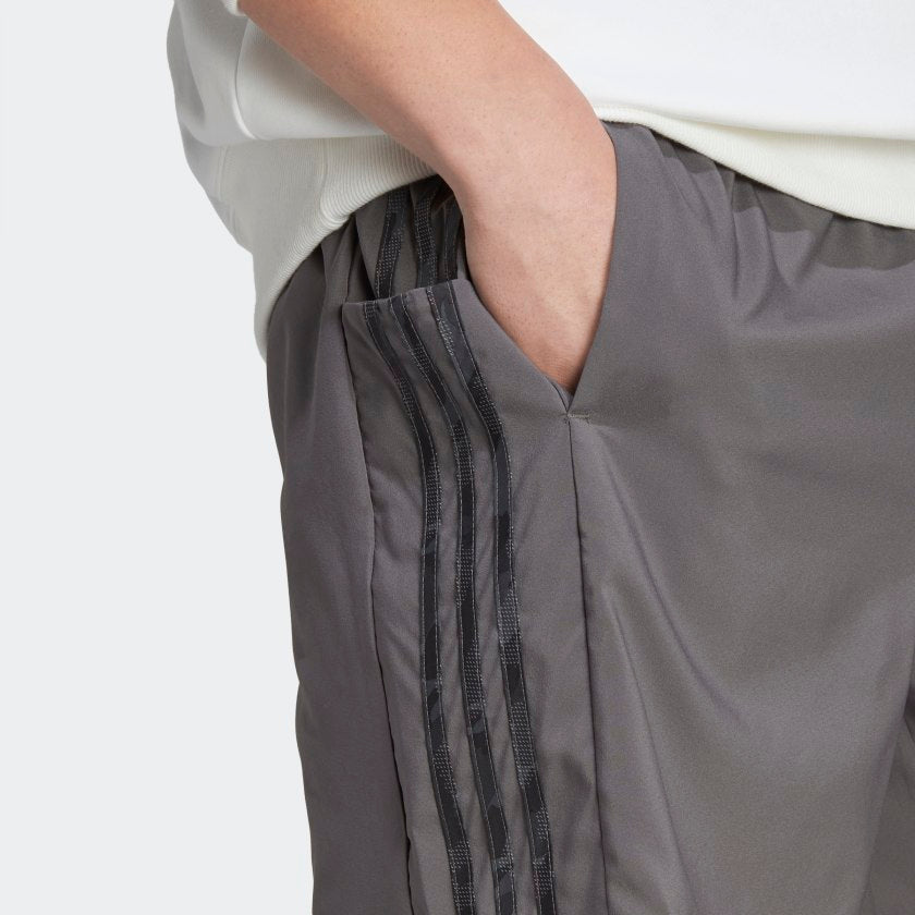 Men's adidas AEROREADY Essentials Chelsea 3-Stripes Shorts