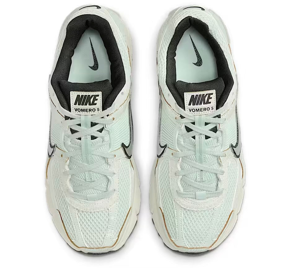 Zoom Vomero 5 Light Silver Chrome (Women's)