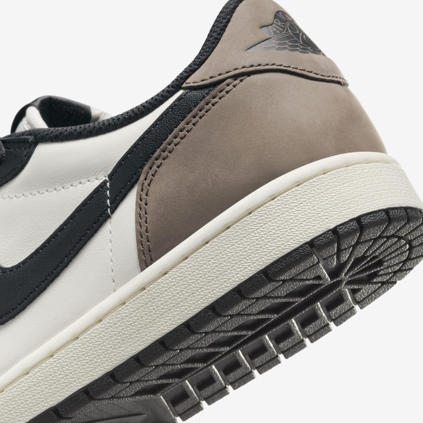 Air Jordan 1 Low OG 'Mocha / Palomino' (2024)