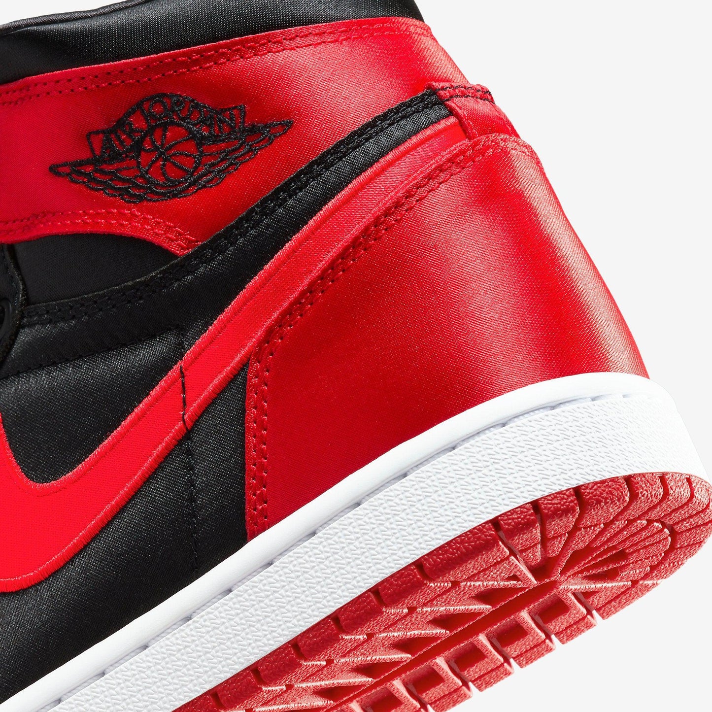 Air Jordan 1 Retro High OG 'Satin Bred' (2023) (Womens)