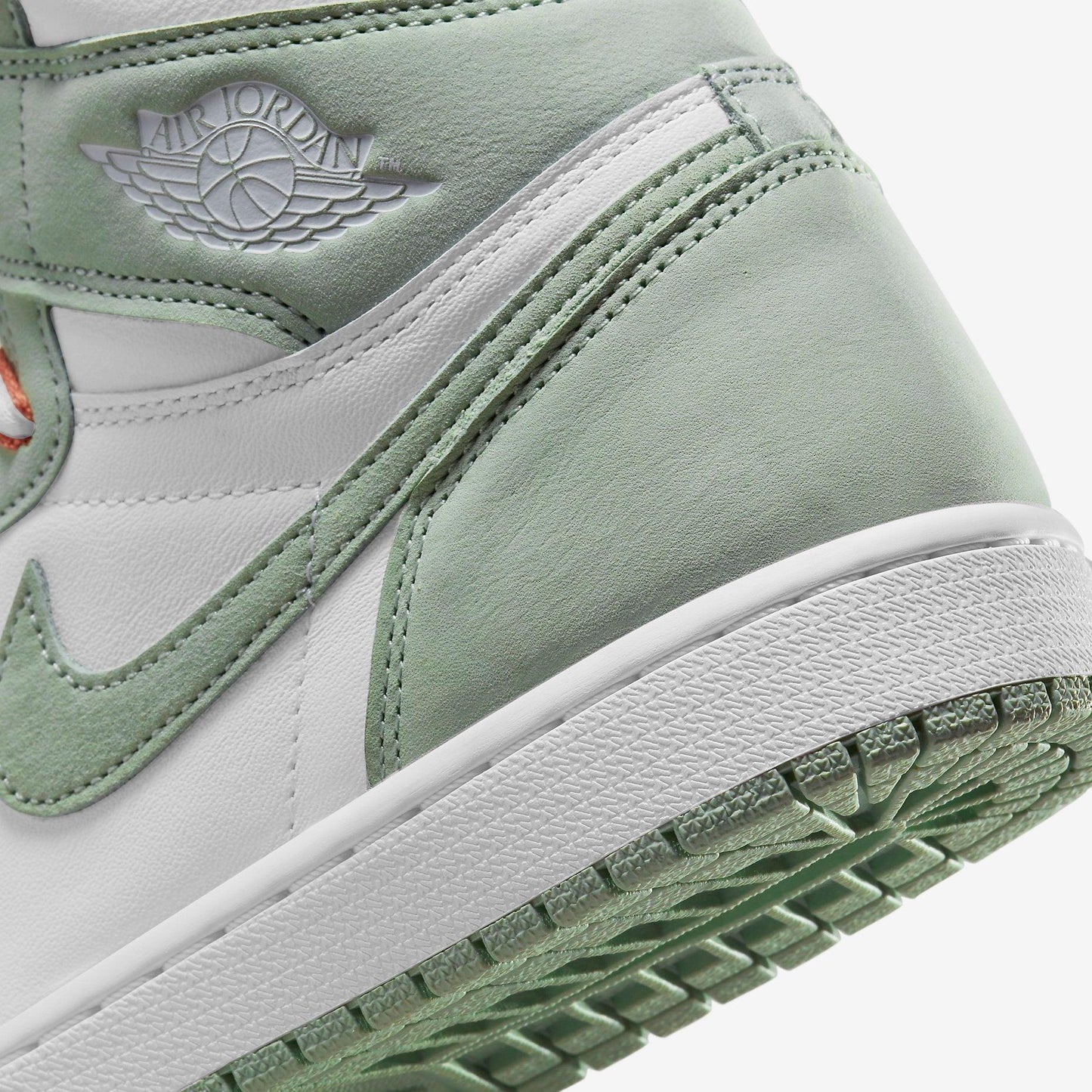 Air Jordan 1 Retro High OG 'Seafoam' (2021) (Womens)