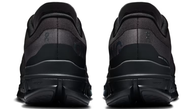 On Running Cloudflow 5 Black Black