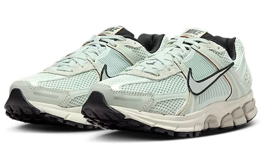 Zoom Vomero 5 Light Silver Chrome (Women's)