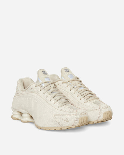 Shox R4 Sneakers Natural / Metallic Silver