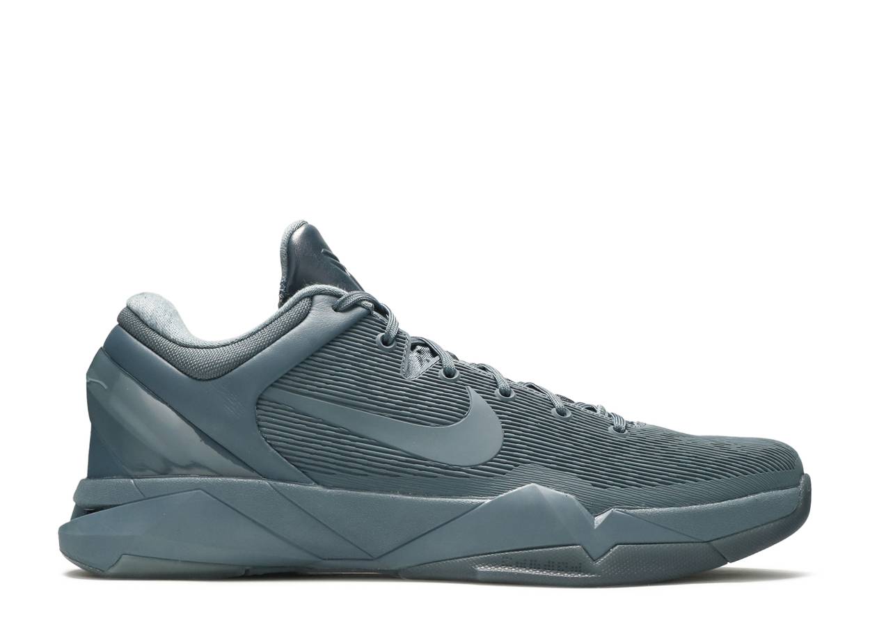Kobe 7 Black Mamba Collection Fade to Black (WORN)