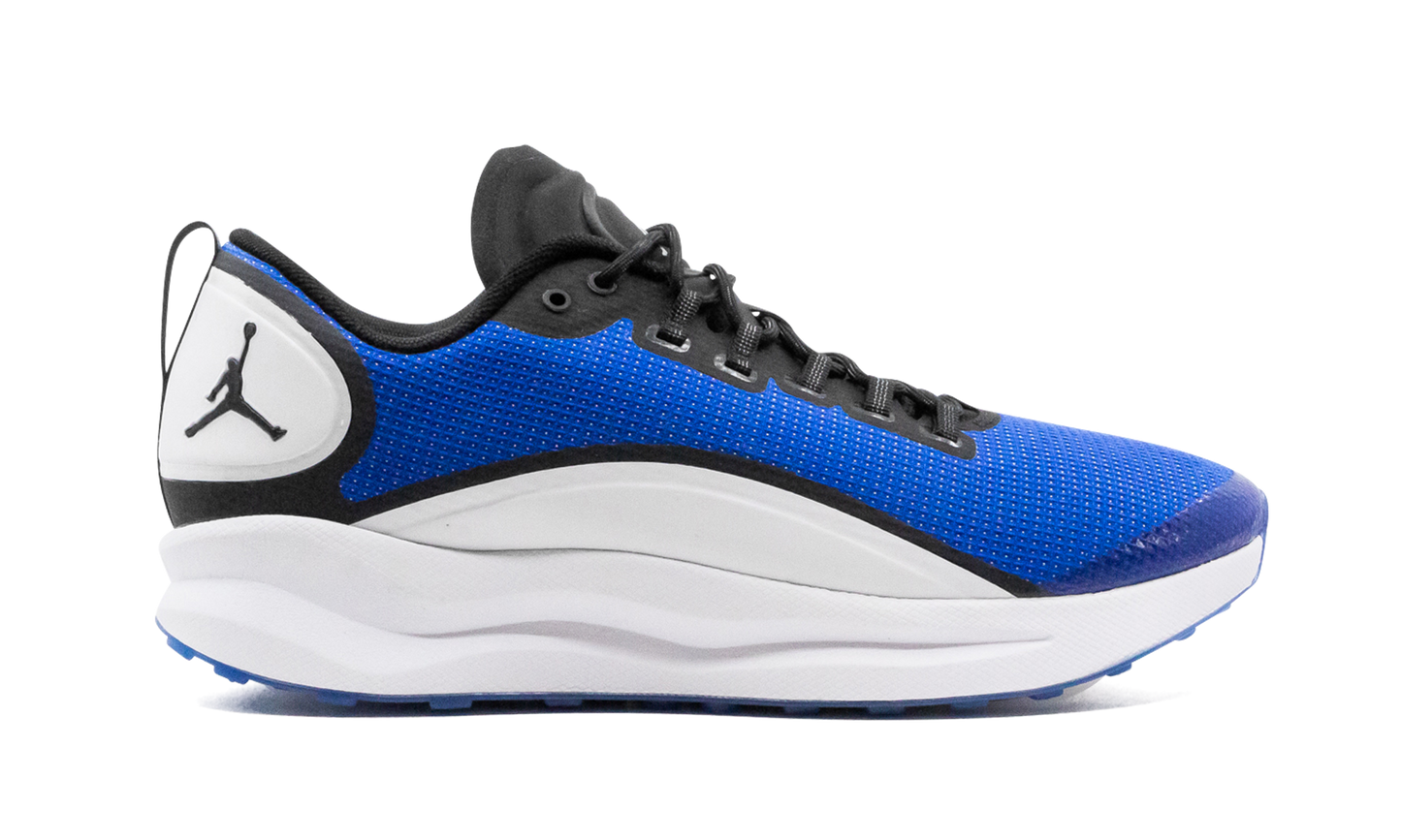 Zoom Tenacity AH8111 401