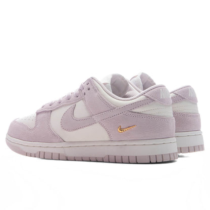 Women's Dunk Low SE - Sail/Pearl Pink/White/Metallic Gold