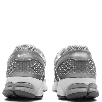 Zoom Vomero 5 - Wolf Grey/White/Metallic Silver