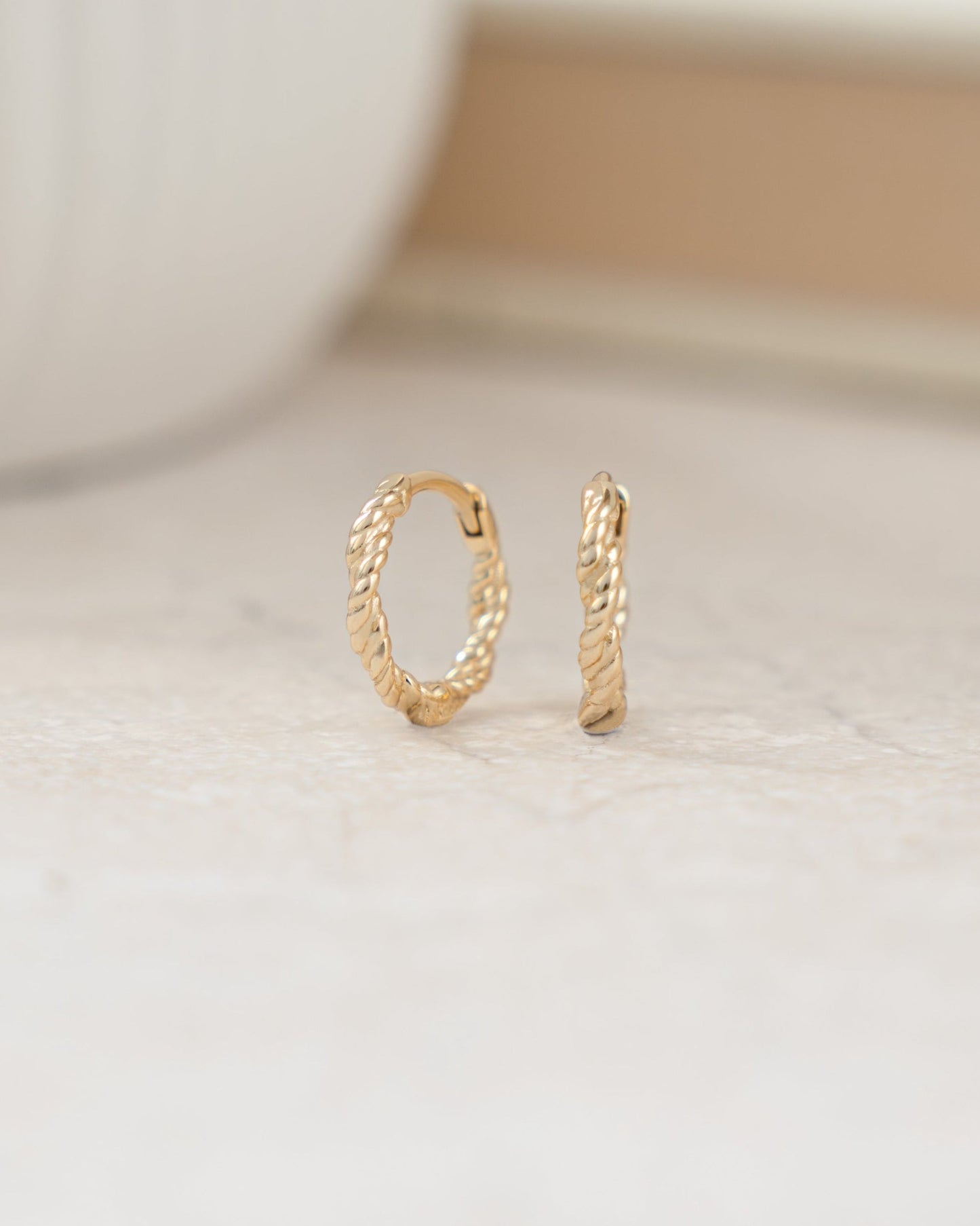 8mm Spiral Huggie
